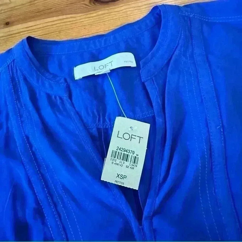 NWT LOFT XS Petites top pleated royal blue - Picture 7 of 9
